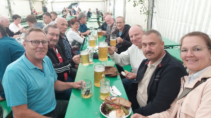 erst im Zelt